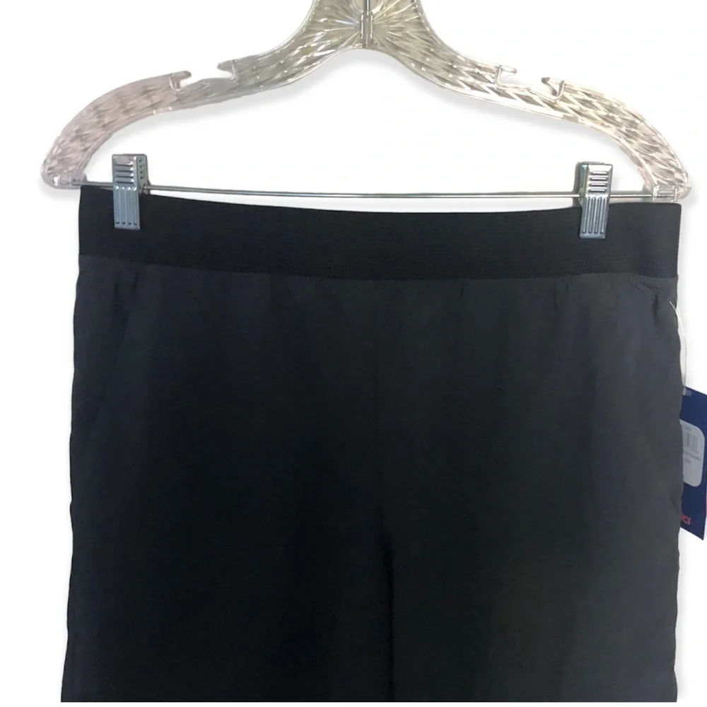 NWT ASICS Perforated 9” Training Running shorts with pockets & Drawstring Waist